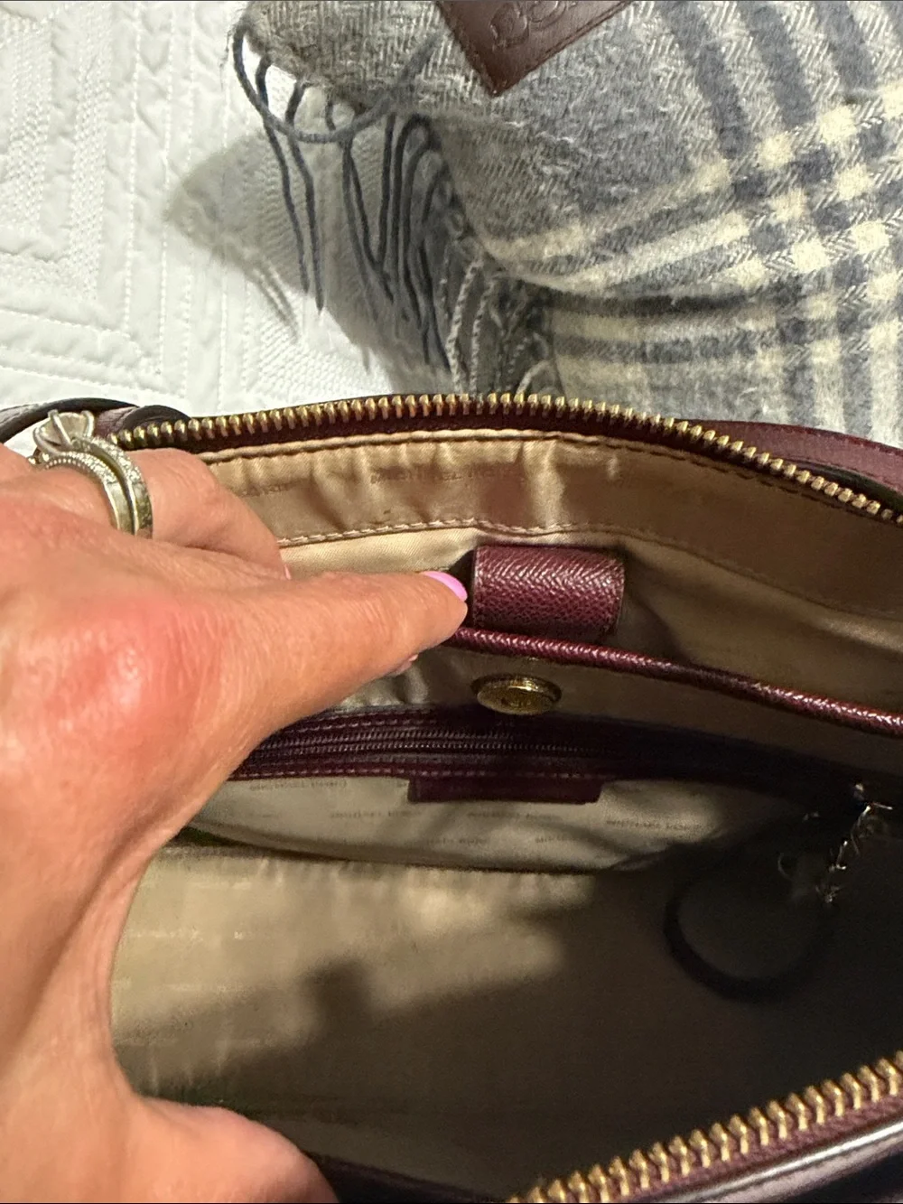 Michael Kors Wine leather Tote with Gold MK Logo NWT - Picture 5 of 9